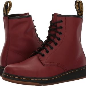 NWOT DR.MARTEN NEWTON BOOT